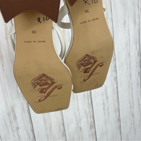 Free People white block toe and block heel size 38 - Picture 7 of 7